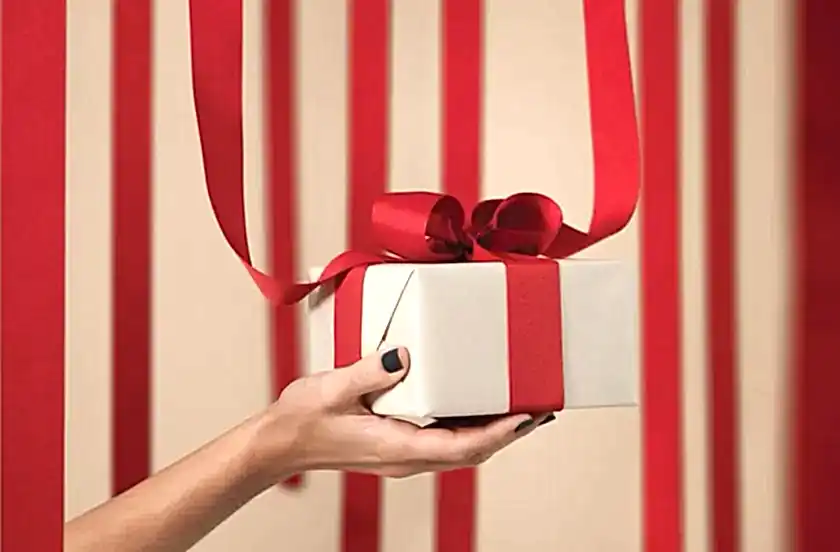 Yılbaşı Süsleri Nelerdir? Yılbaşı Hediyesi Ne Alınır?