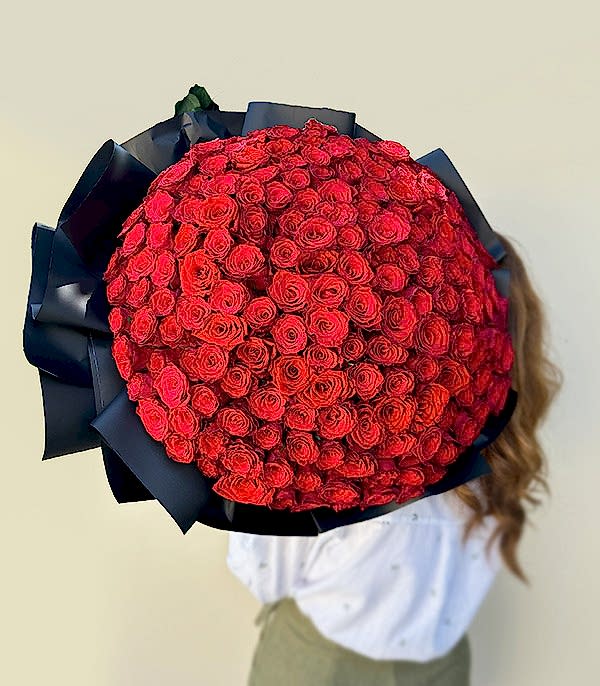 201 Kırmızı Gül Buketi Royal Deluxe