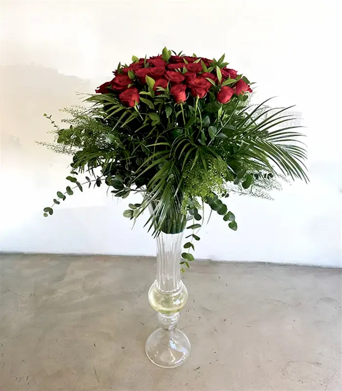 50 Kırmızı Ekvator Gülü Royal Vazo Aranjman