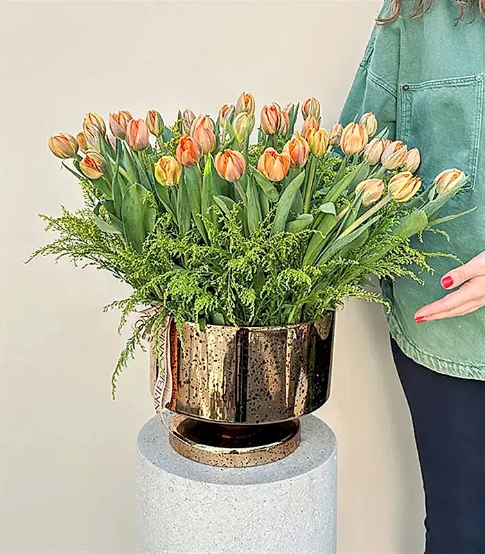 50 Turuncu Lale Grand Deluxe Bakır Eskitme Vazo Aranjman