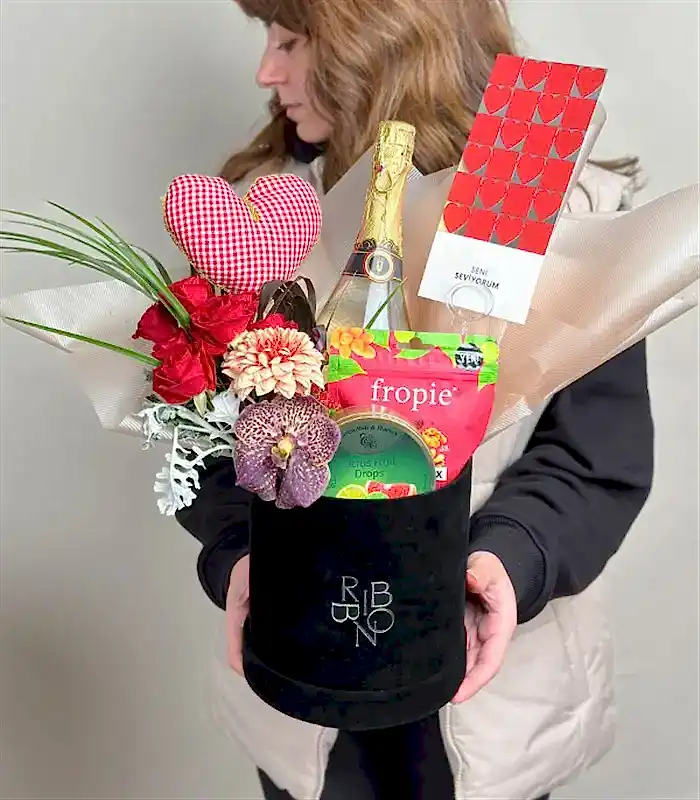 Alkolsüz Şampanyalı Kutlama Hediye Kutusu Siyah