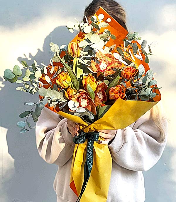 Archer Okaliptüs Turuncu Lale Buketi