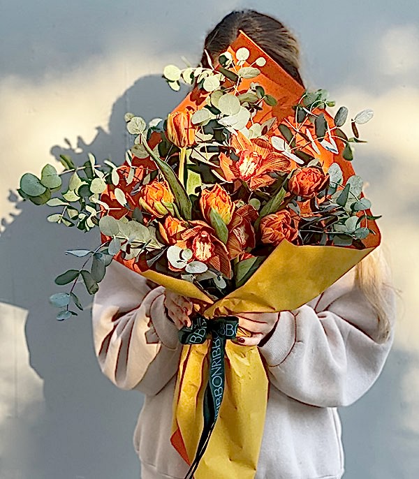 Archer Okaliptüs Turuncu Lale Buketi