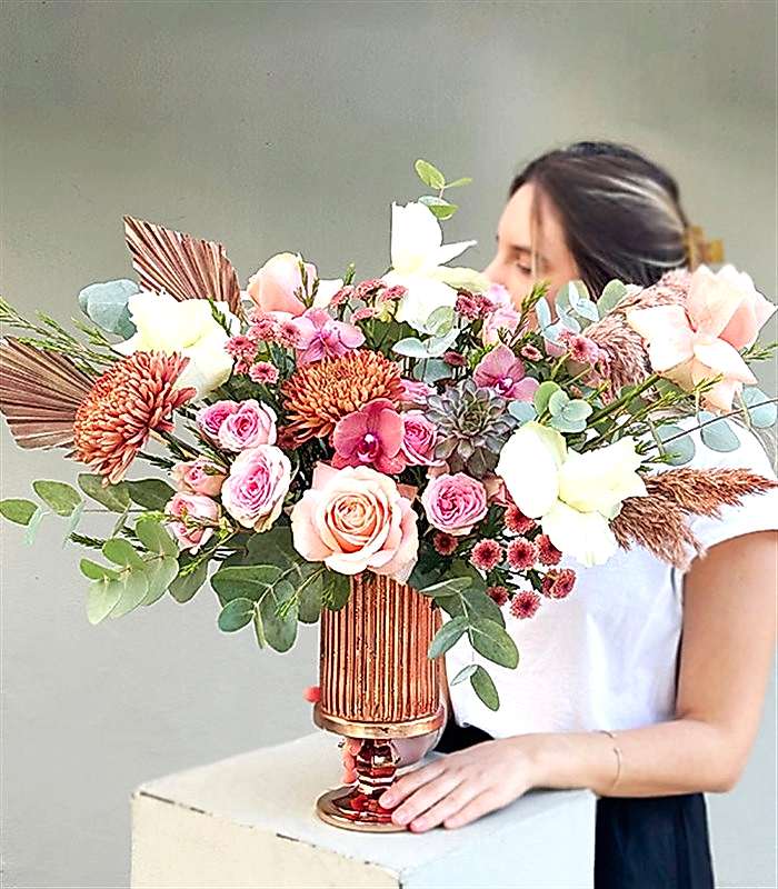 Aurelia Bakır Vazoda Pembe Somon Sonbahar Aranjmanı