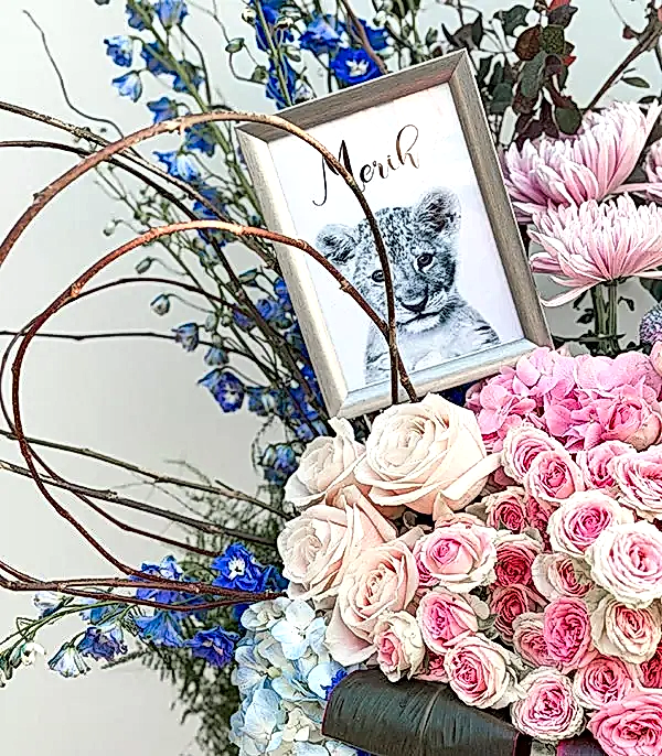 Bebek İsmine Özel Çerçeveli Erkek Bebek Tebrik Vazo Aranjmanı