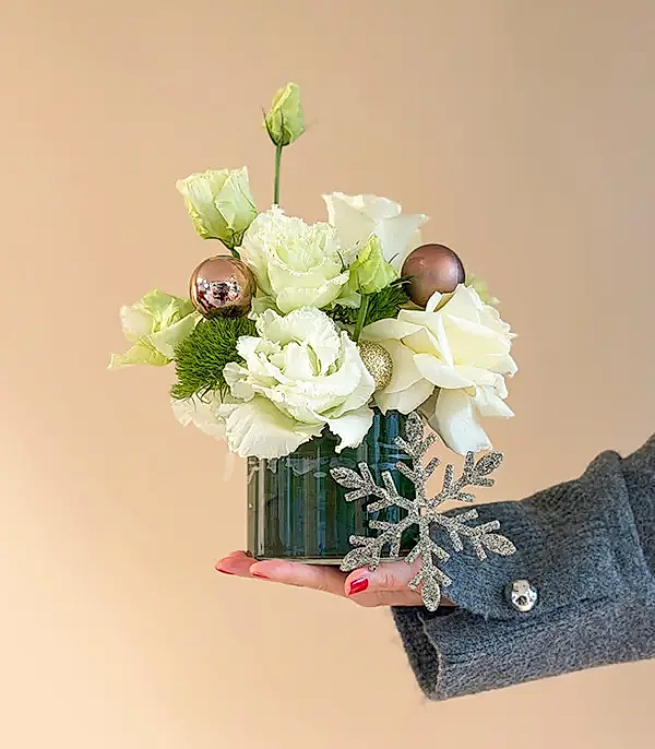 Beyaz Gül Mini Vazoda Yılbaşı Aranjmanı