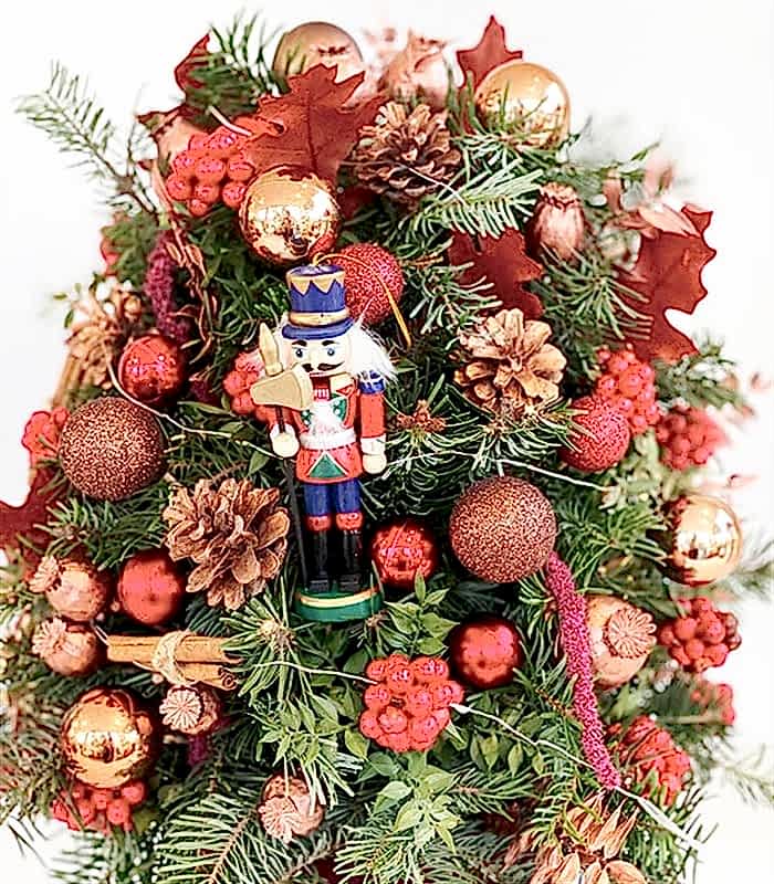 Bordo Kutuda Kurşun Askerli Kokinalı Süslü Işıklı El İşi Çam Ağacı