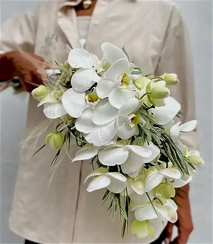 Bridgette Beyaz Orkide Gelin Buketi