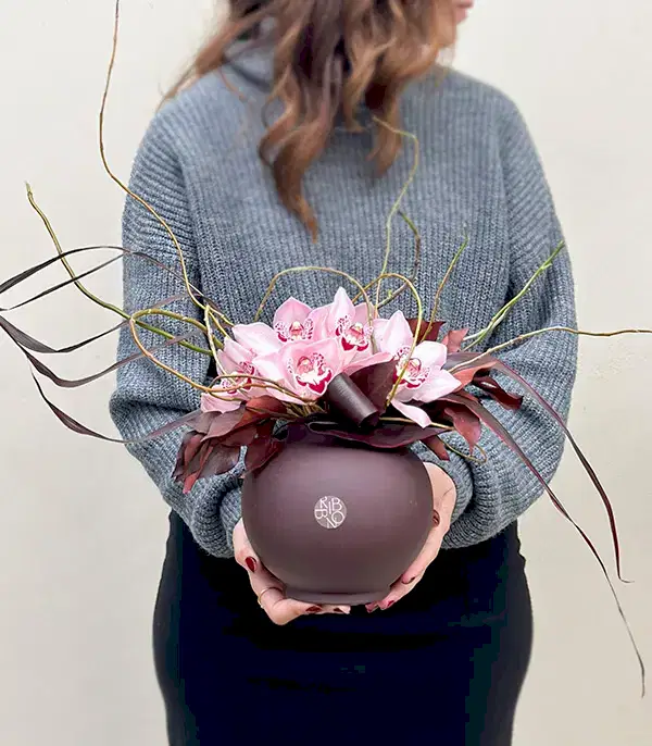 Carlotta Seramik Vazoda Pembe Cymbidium Orkide Aranjmanı