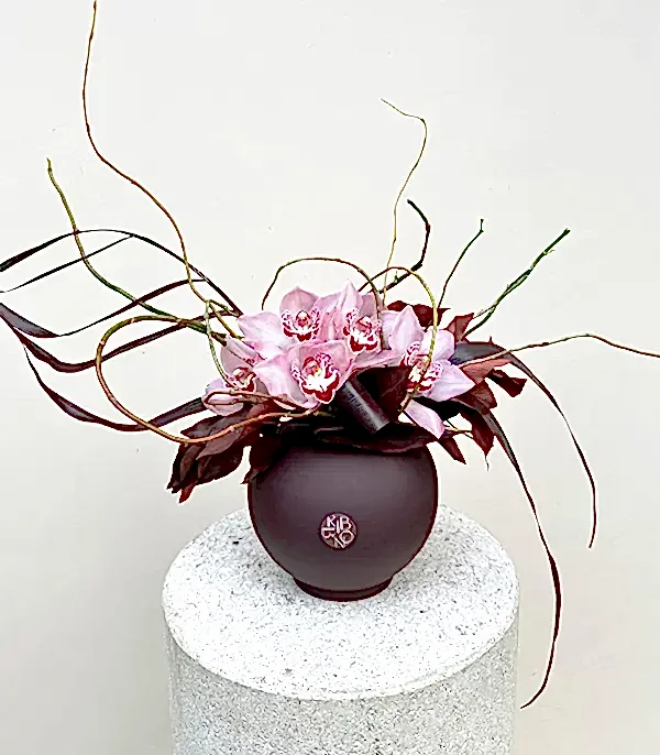 Carlotta Seramik Vazoda Pembe Cymbidium Orkide Aranjmanı