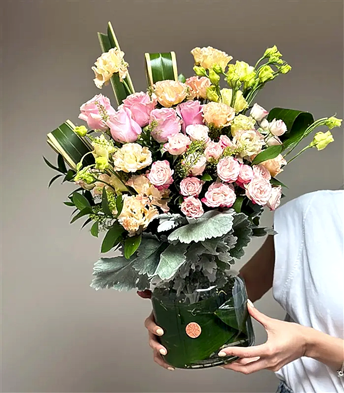 Cinzia Pembe Somon Gül Vazo Aranjman