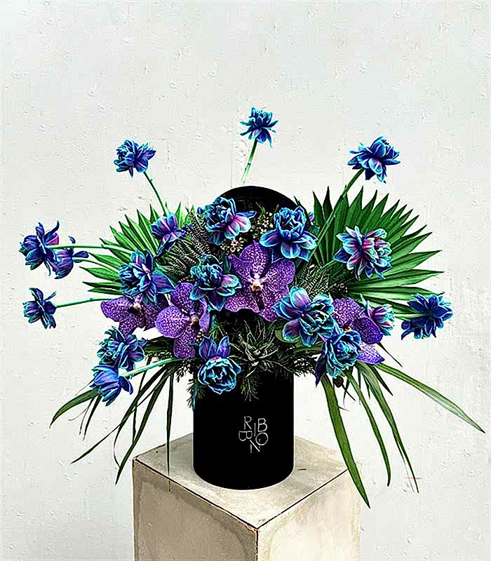 Deep Galaksi Siyah Kadife Kutu 30 Galaksi Lale Aranjmanı