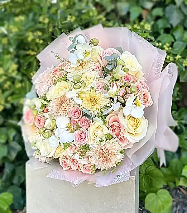 Dolce Amore Söz Nişan Buketi Beyaz Pembe Güller