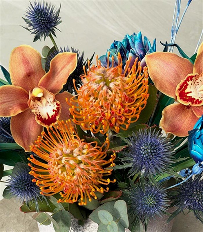 Dolunay Taş Vazoda Galaksi Laleler Aranjmanı