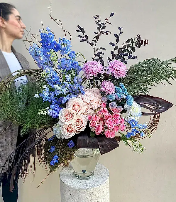 Elysium Deluxe Vazoda Delfinyum Pembe Mavi Ortanca Unicorn Krizantem Aranjmanı