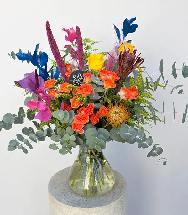 Firecracker Protealı Sarı Gül Rengarenk Çiçekler Aranjmanı