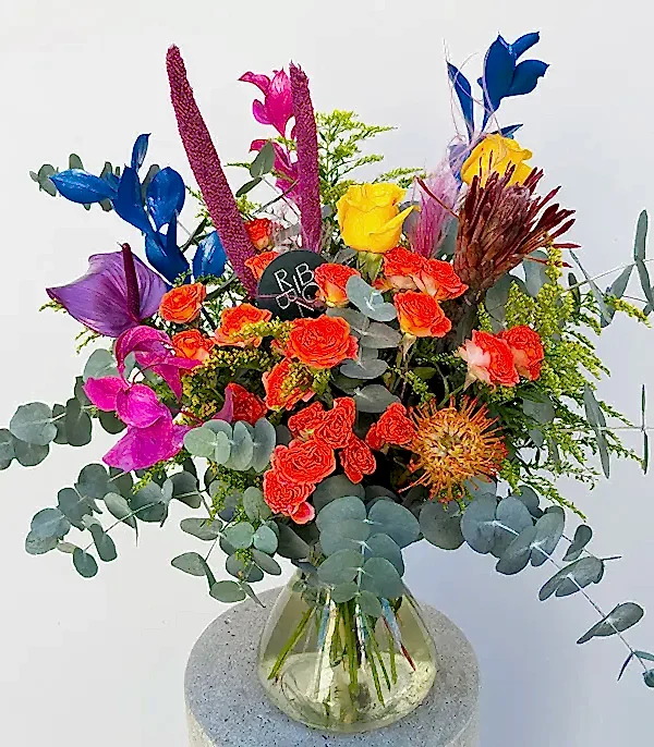 Firecracker Protealı Sarı Gül Rengarenk Çiçekler Aranjmanı