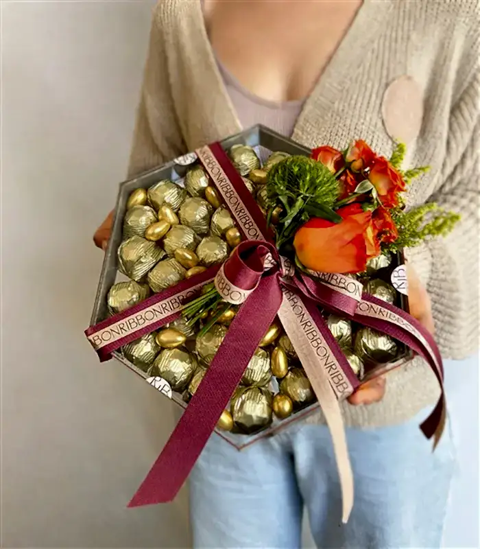 Gold Grand Deluxe 40Lı Yıldız Altıgen Ayna Çikolata Tepsisi