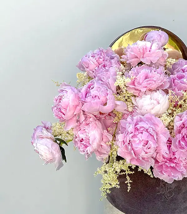 Grand Deluxe Gri Kutuda 30 Pembe Şakayık