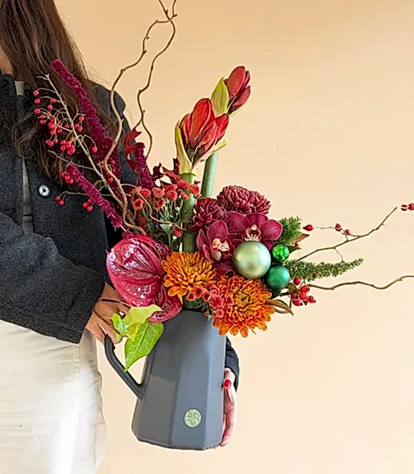 Imperial Seramik Antrasit Sürahi Vazoda Yılbaşı Aranjmanı