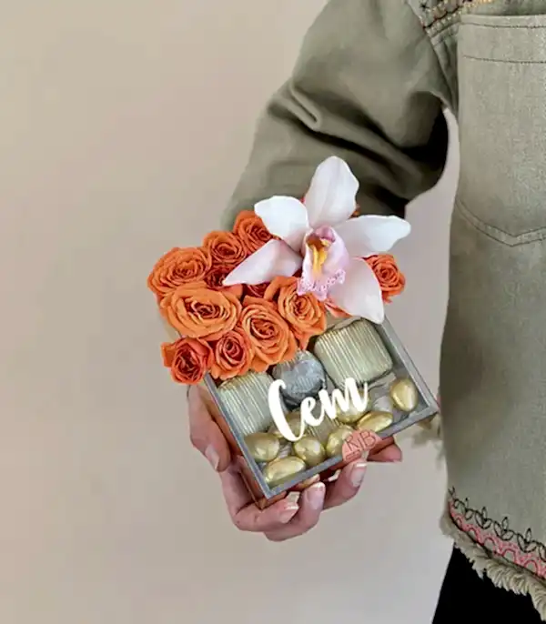 İsme Özel Turuncu Gül Cymbidium Orkide Tiny Çikolata Kutusu