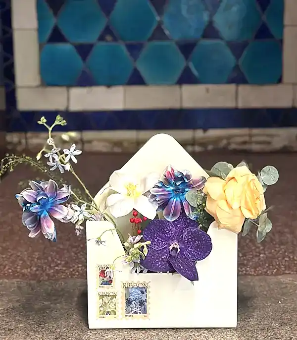 İstanbul Postcard Bloom Stamp Galaksi Lale Aranjmanı