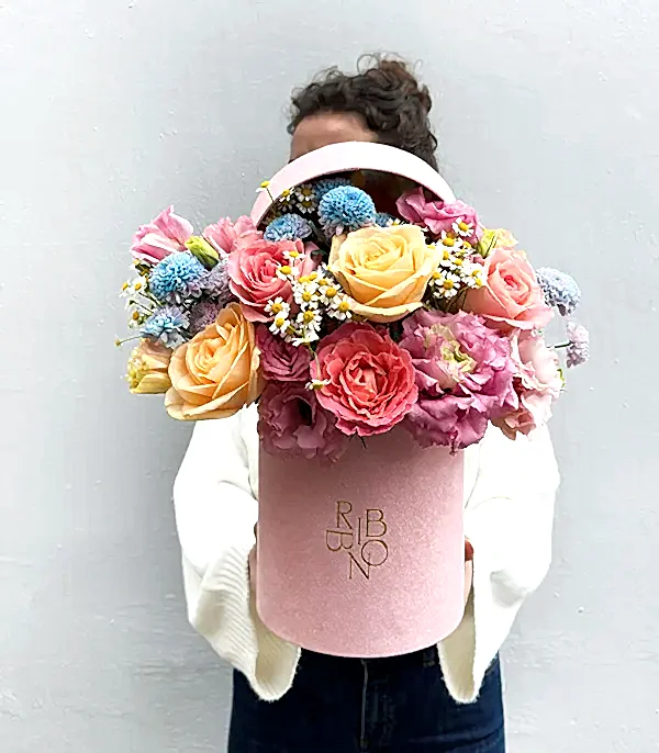 Jardin Pembe Kutuda Kayısı Gül Unicorn Krizantem Bahar Aranjmanı