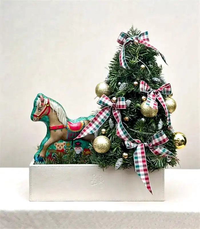 Jolly Pony Krem Deri Kutuda El İşi Işıklı Çam Ağacı Çikolata Yılbaşı Hediyesi