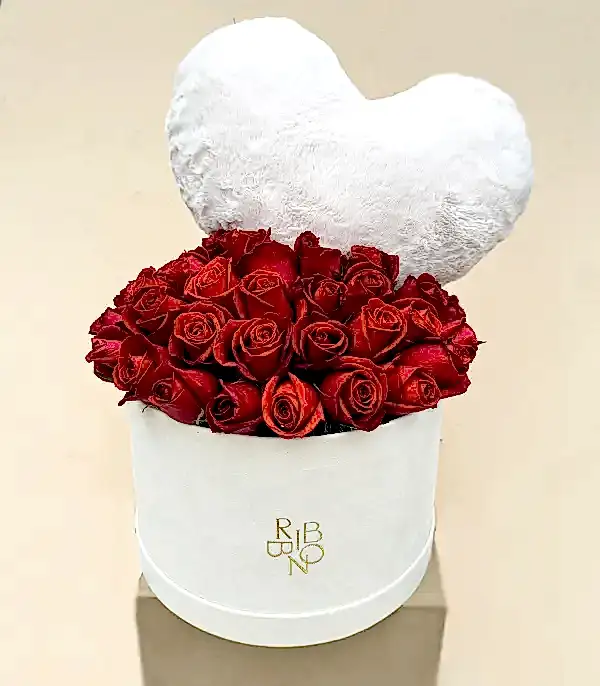 Kalp Peluş Yastıklı Krem Grand Kutuda 41 Kırmızı Güller