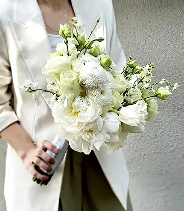 Kimberly Beyaz Şakayık Gül Anastasya Gelin Buketi