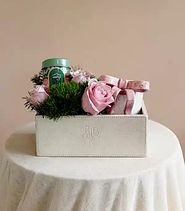 Krem Deri Kutuda  Melez Tea Joy Beyaz Çikolatalı Matcha Yılbaşı Hediye Kutusu