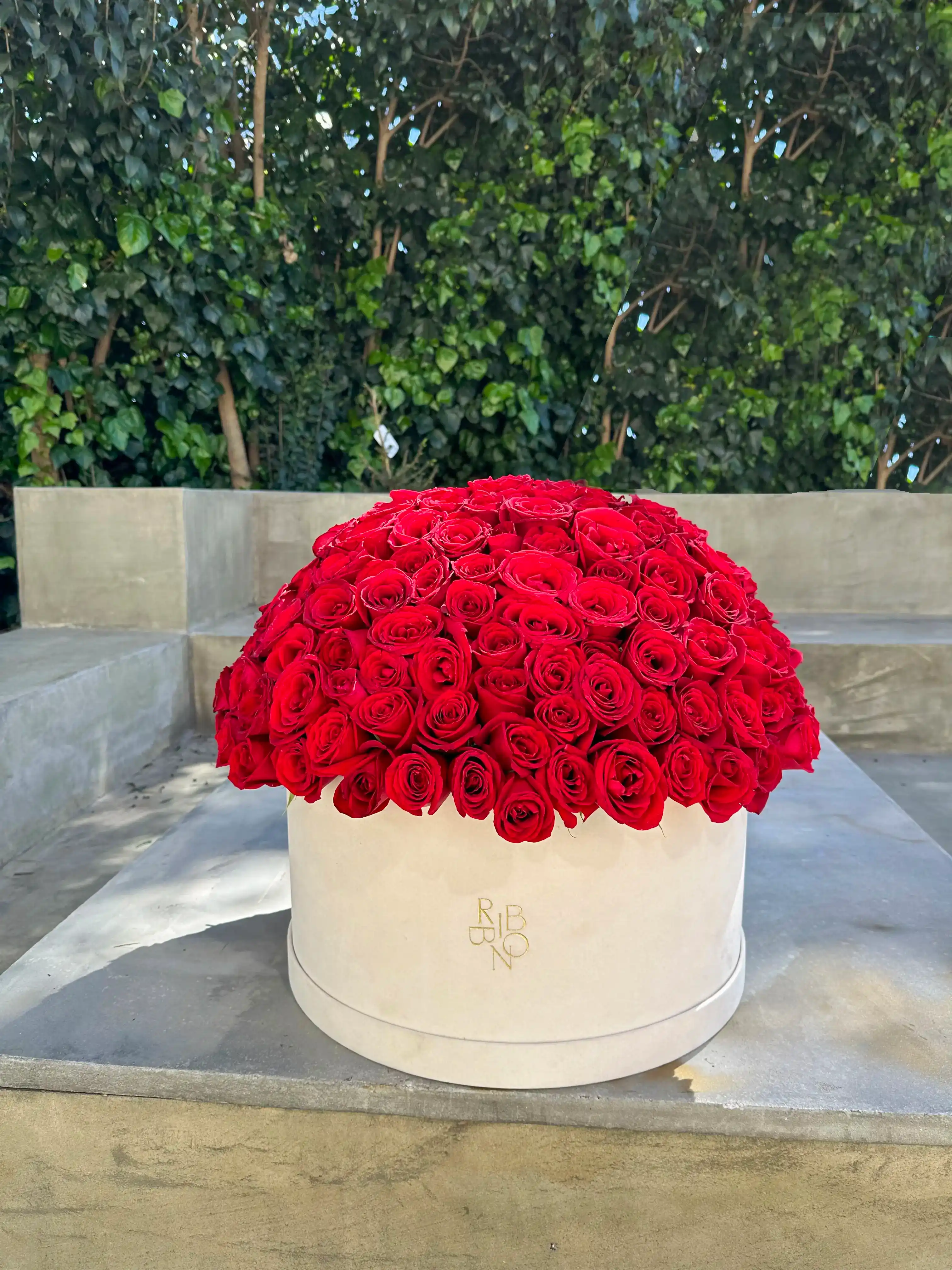 Kutuda 201 Kırmızı Gül Aranjmanı Royal Deluxe