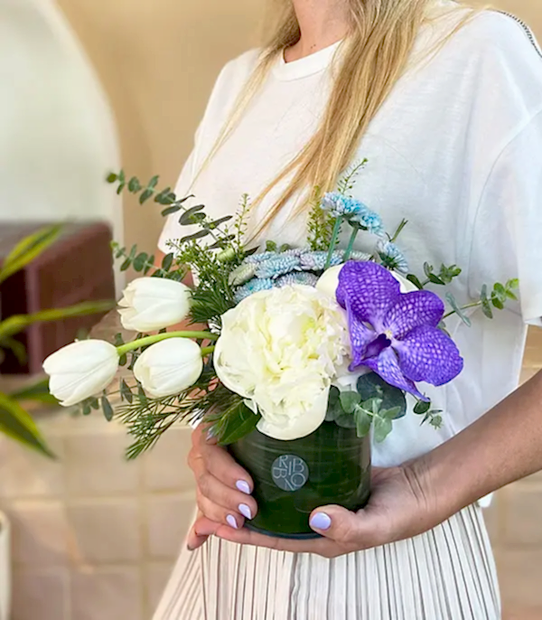 Luca Beyaz Şakayıklı Mini Aranjman