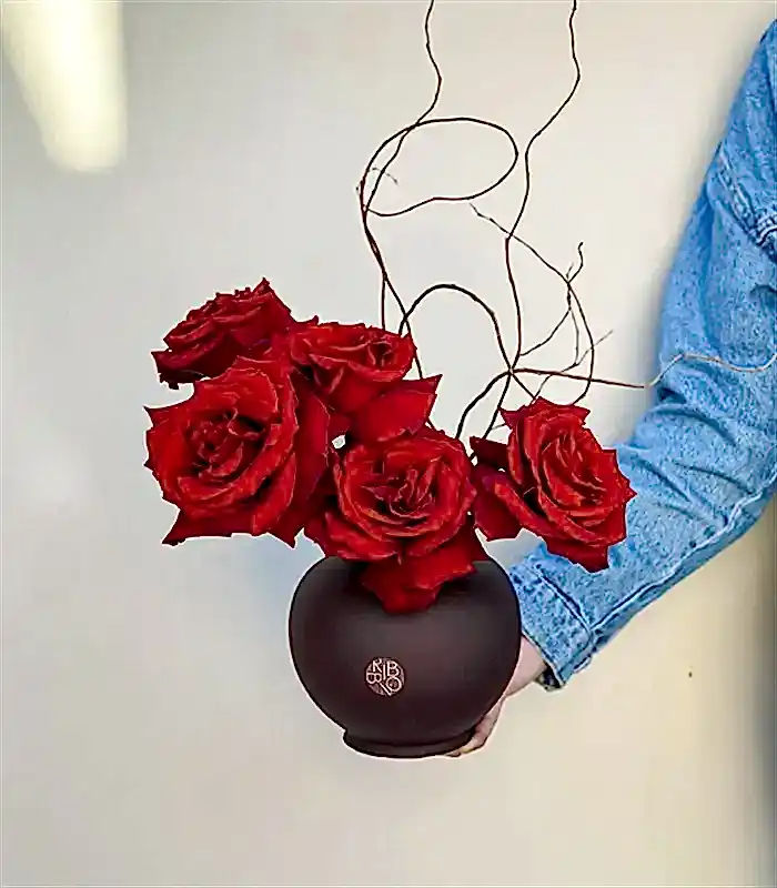 Oui Oui Kahverengi Seramik Vazoda Kırmızı Gül Aranjmanı