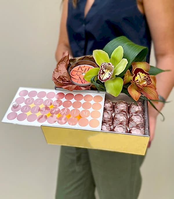 Özür Dilerim Cymbidium Orkide Mum Çikolata Hediye Kutusu