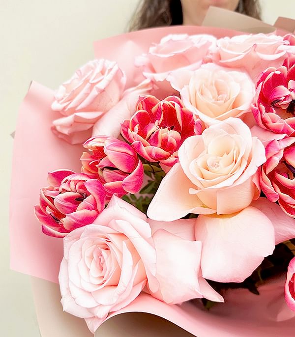 Quartz Deluxe Pembe Gül Lale Yaz Buketi