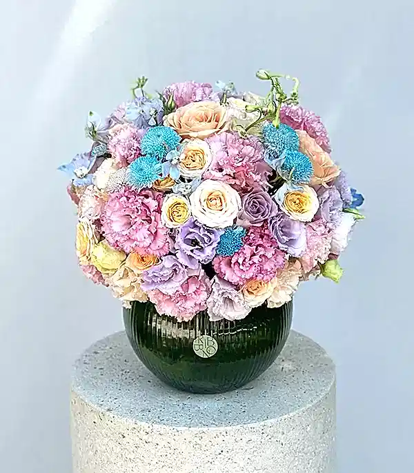 Rhapsody Cam Vazoda Pastel Renkli Çiçekler