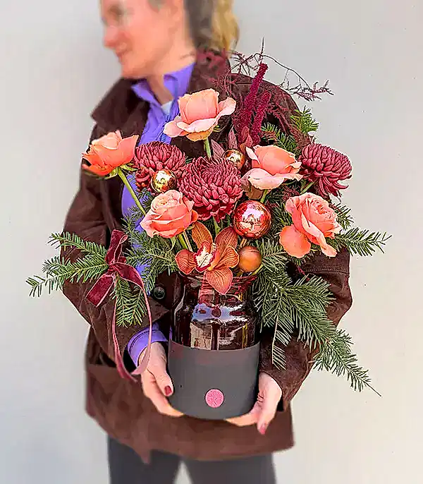 RIBBON Celebration Bordo Vazoda Somon Rose Gold Yılbaşı Aranjmanı