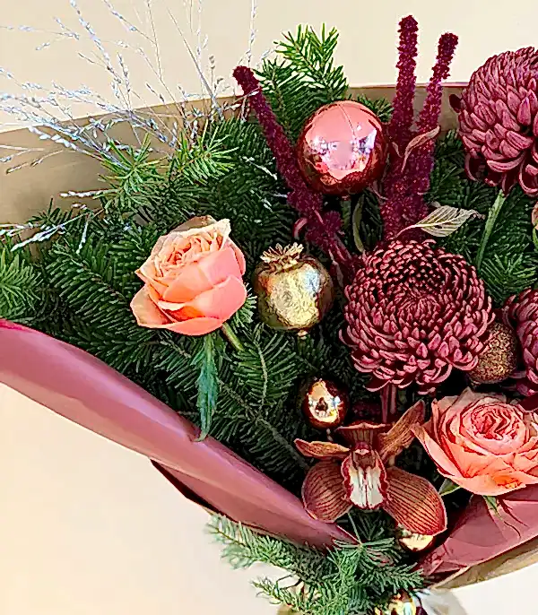 RIBBON Celebration Bordo Somon Rose Gold Yeni Yıl Buketi