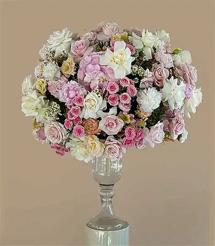 Royal Deluxe Panoramik Pudra Şakayık Ortanca Gül Aranjmanı