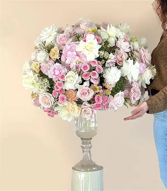 Royal Deluxe Panoramik Pudra Şakayık Ortanca Gül Aranjmanı