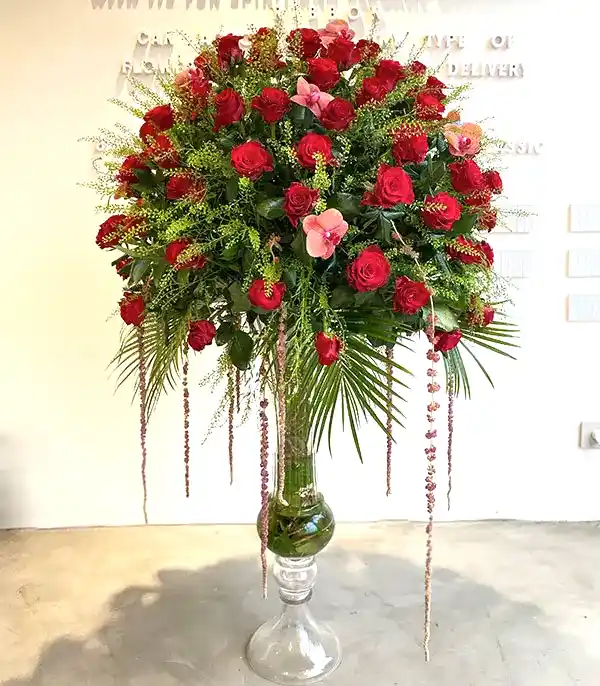 Royal Deluxe Vazoda 101 Kırmızı Gül Aranjmanı