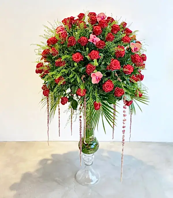 Royal Deluxe Vazoda 101 Kırmızı Gül Aranjmanı