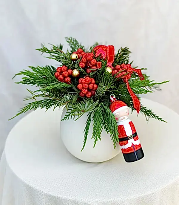 Santa Mini Krem Seramik Vazoda Kokina Yılbaşı Aranjmanı