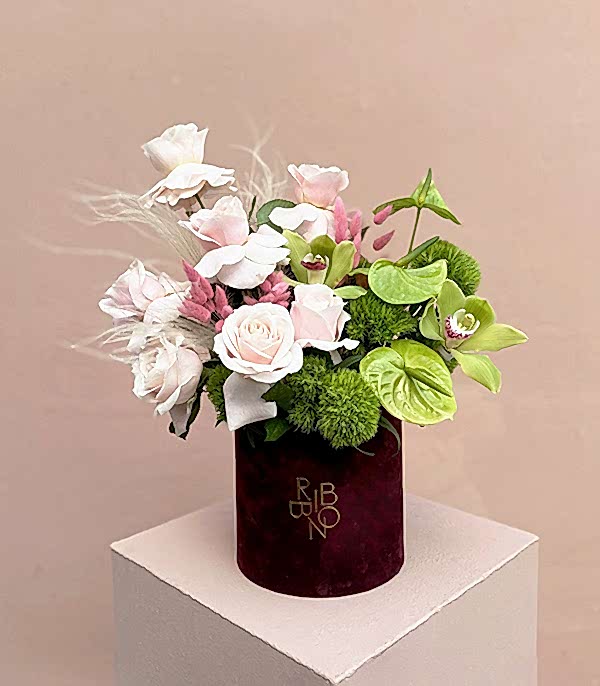 Serena Bordo Kutu Gül Antoryum Aranjman Çiçek