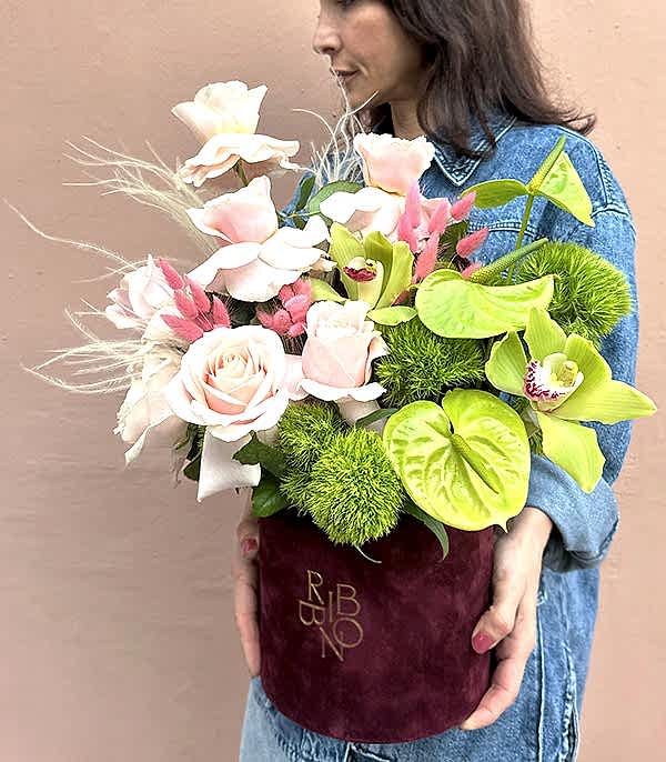 Serena Bordo Kutu Gül Antoryum Aranjman Çiçek