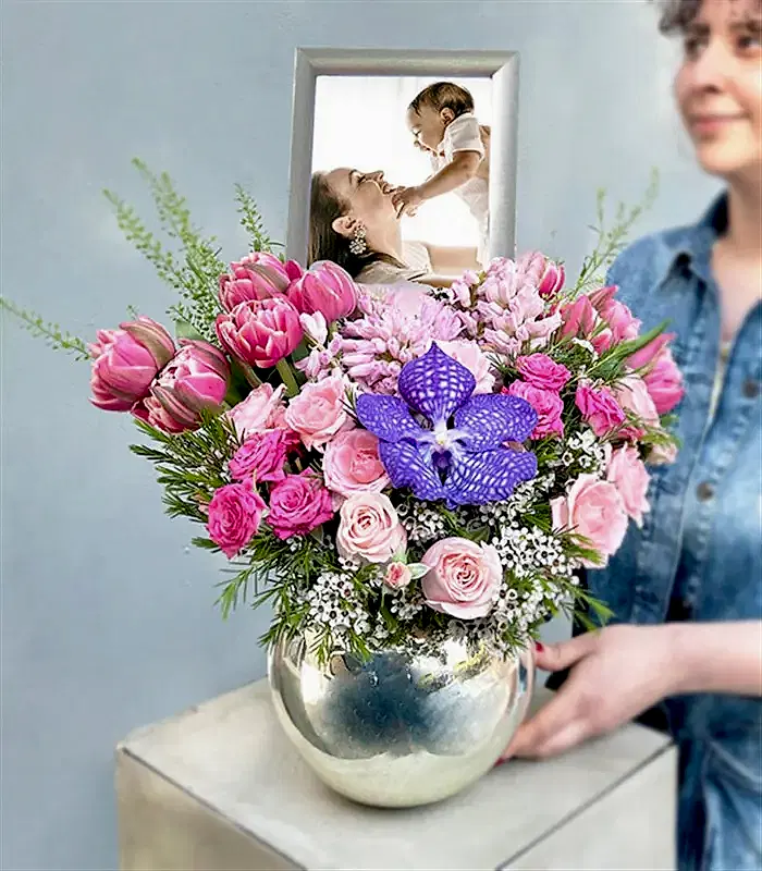 Silver Kişiye Özel Çerçeveli Pembe Lale Sümbül Aranjman