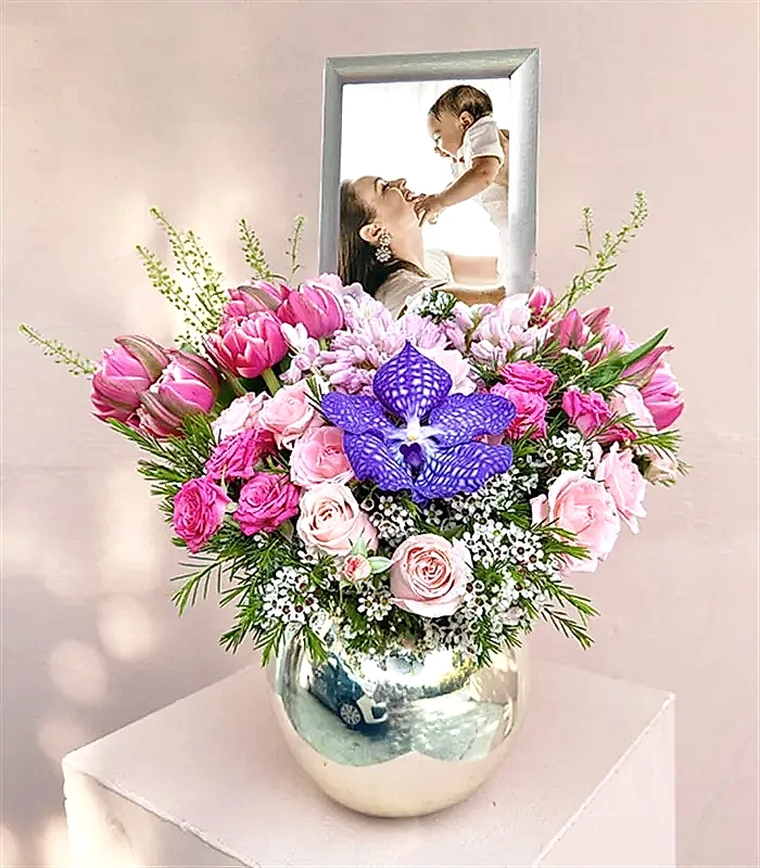 Silver Kişiye Özel Çerçeveli Pembe Lale Sümbül Aranjman