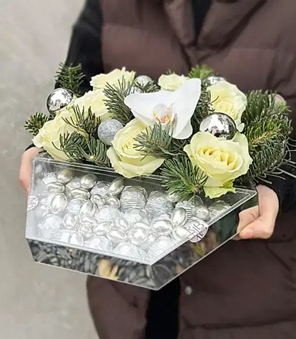 Snowfall Silver Deluxe Yıldız Altıgen Ayna 18Li Çikolata Tepsisi