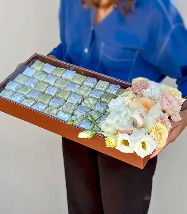 Somon Royal Deluxe Deri Tepside 90Lı Çikolata Tepsisi